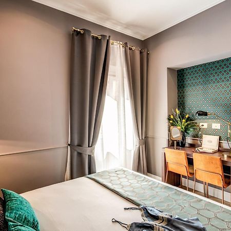 Tree Charme Augusto Luxury Suites โรม ภายนอก รูปภาพ