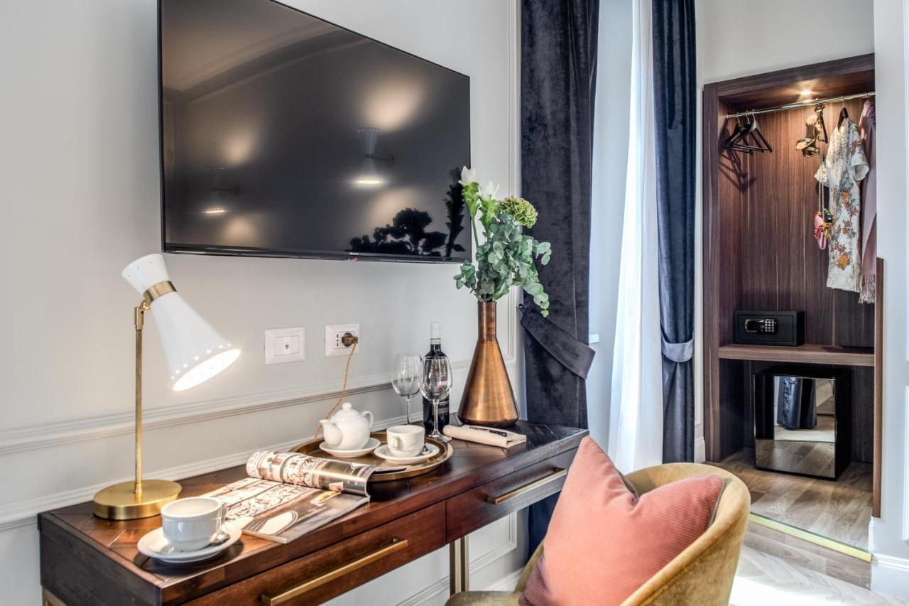 Tree Charme Augusto Luxury Suites โรม ภายนอก รูปภาพ